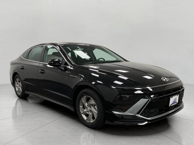 2025 Hyundai SONATA Vehicle Photo in Neenah, WI 54956