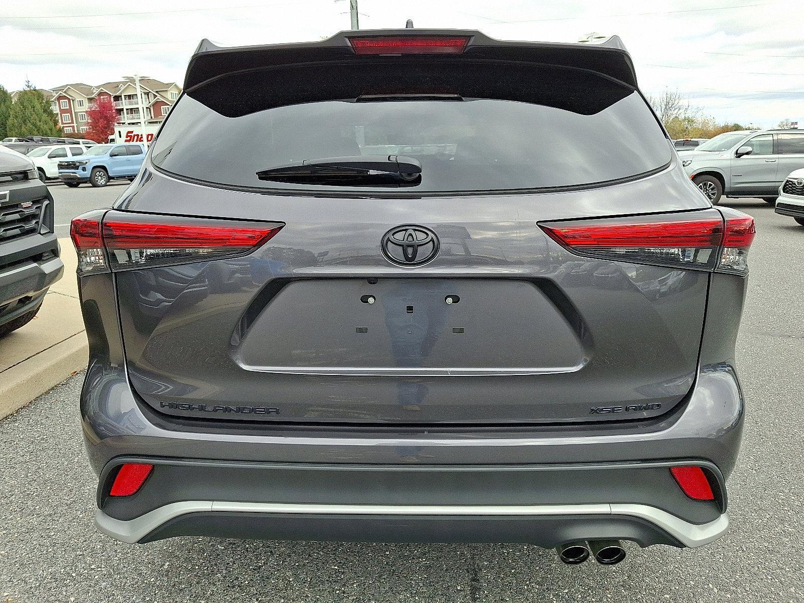 2022 Toyota Highlander Vehicle Photo in BETHLEHEM, PA 18017-9401