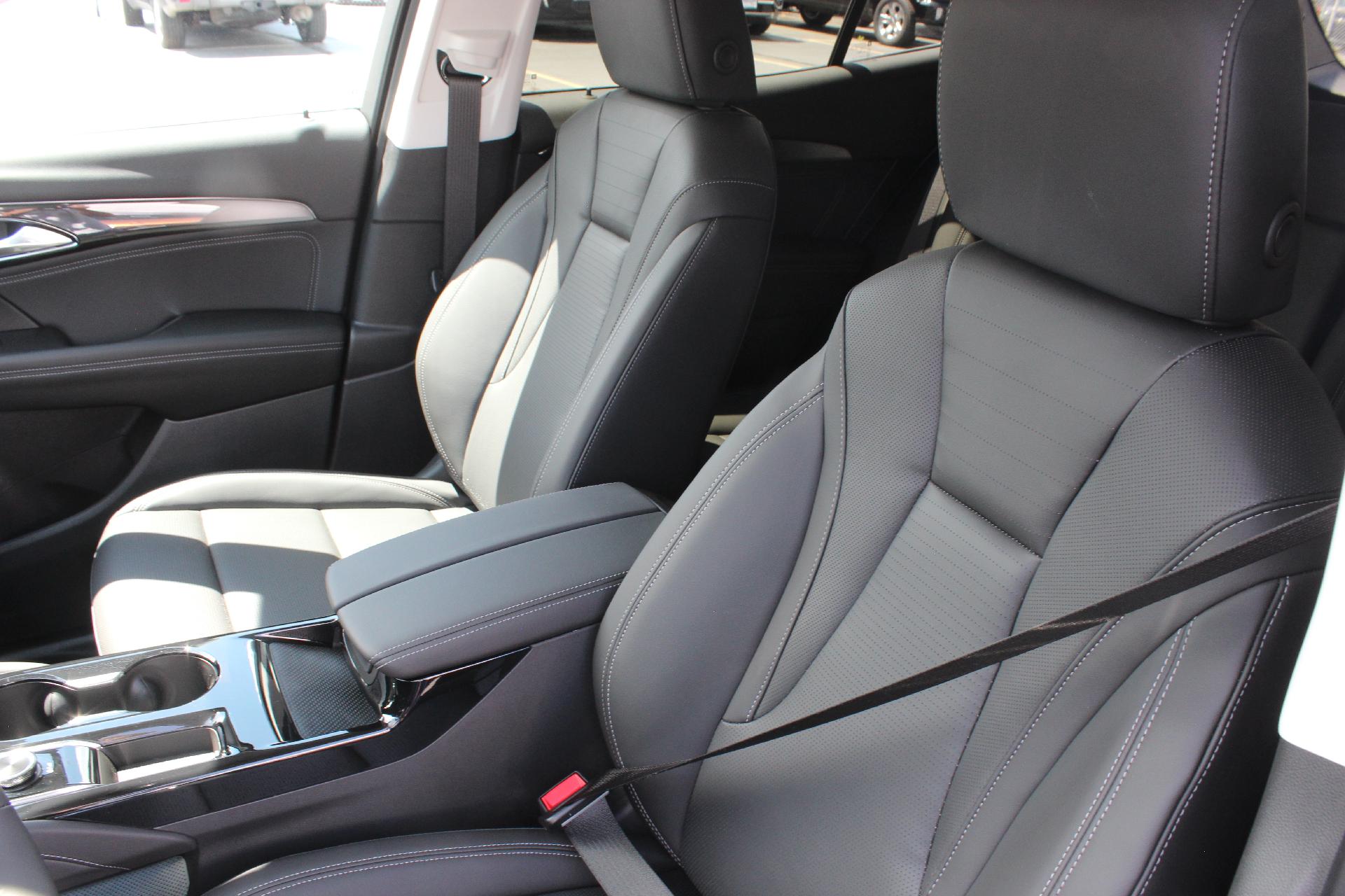 2025 Buick Envision Vehicle Photo in AURORA, CO 80012-4011