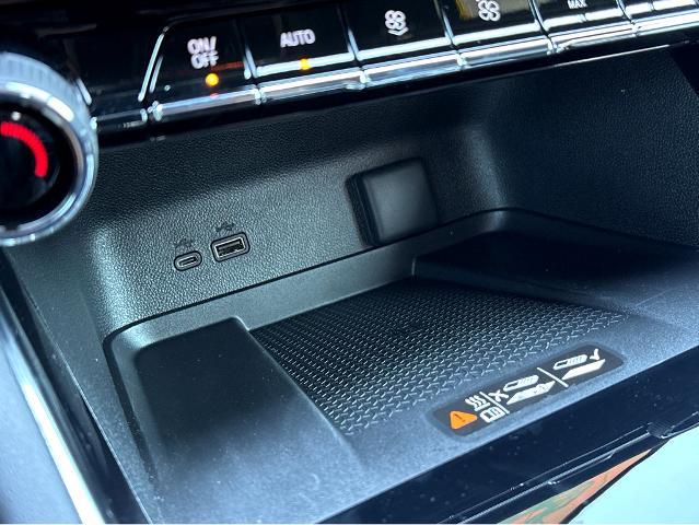 2025 Chevrolet Traverse Vehicle Photo in BEAUFORT, SC 29906-4218