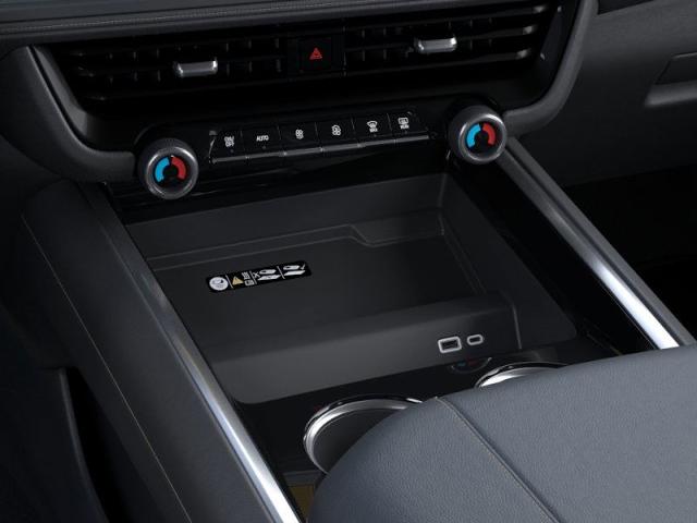 2025 Chevrolet Suburban Vehicle Photo in TOPEKA, KS 66609-0000