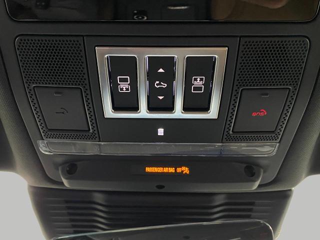 2025 Land Rover Discovery Vehicle Photo in Appleton, WI 54913