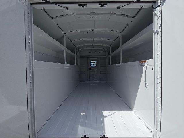 2025 Chevrolet Express Commercial Cutaway Vehicle Photo in INDEPENDENCE, MO 64055-1314