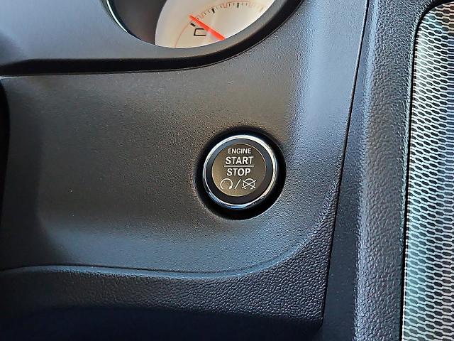 2013 Dodge Challenger Vehicle Photo in TREVOSE, PA 19053-4984