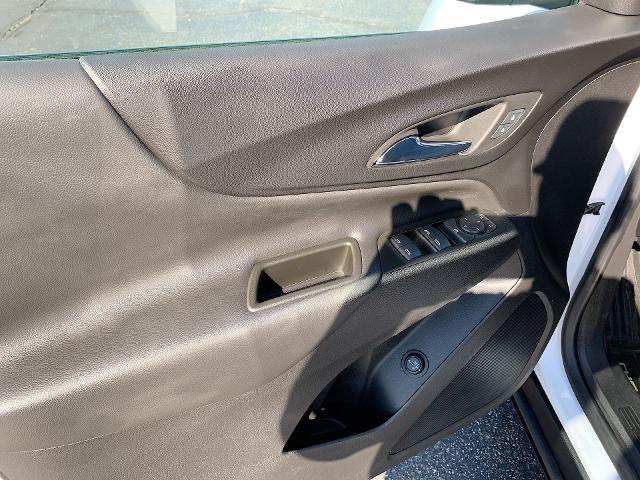 2022 Chevrolet Equinox Vehicle Photo in MOON TOWNSHIP, PA 15108-2571
