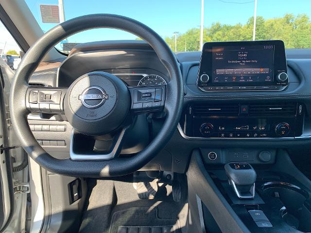 2022 Nissan Rogue Vehicle Photo in MOON TOWNSHIP, PA 15108-2571