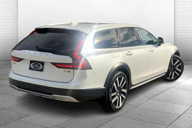2025 Volvo V90 Cross Country Vehicle Photo in KANSAS CITY, MO 64114-4545