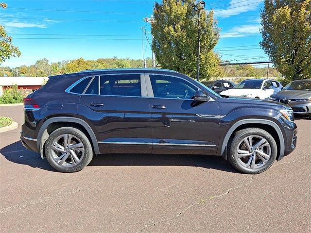 2024 Volkswagen Atlas Cross Sport Vehicle Photo in Willow Grove, PA 19090