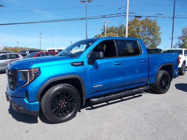 2022 GMC Sierra 1500 Vehicle Photo in LOWELL, MA 01852-4336