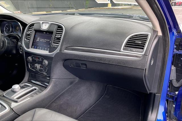 2019 Chrysler 300 Vehicle Photo in INDEPENDENCE, MO 64055-1314