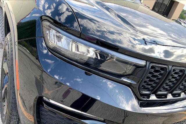 2023 Jeep Grand Cherokee Vehicle Photo in Kansas City, MO 64114