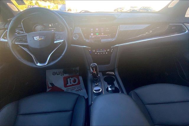 2025 Cadillac XT6 Vehicle Photo in KANSAS CITY, MO 64114-4545
