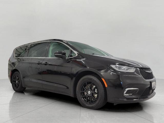 2024 Chrysler Pacifica Vehicle Photo in Neenah, WI 54956