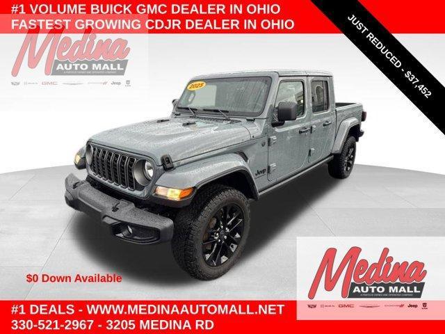 2025 Jeep Gladiator Vehicle Photo in MEDINA, OH 44256-9631