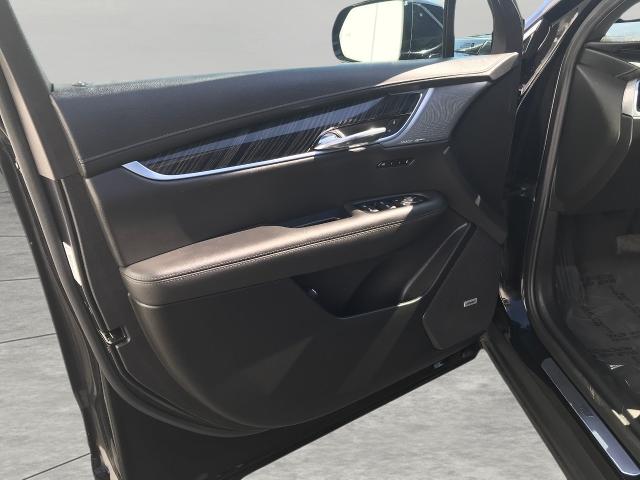 2025 Cadillac XT6 Vehicle Photo in GREEN BAY, WI 54303-3330