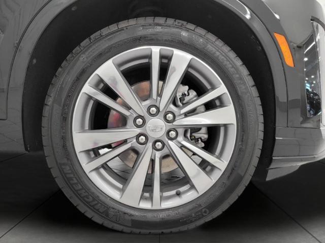 2025 Cadillac XT6 Vehicle Photo in NEENAH, WI 54956-2243