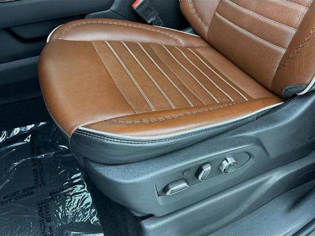 2024 GMC Sierra 3500 HD Vehicle Photo in PUYALLUP, WA 98371-4149