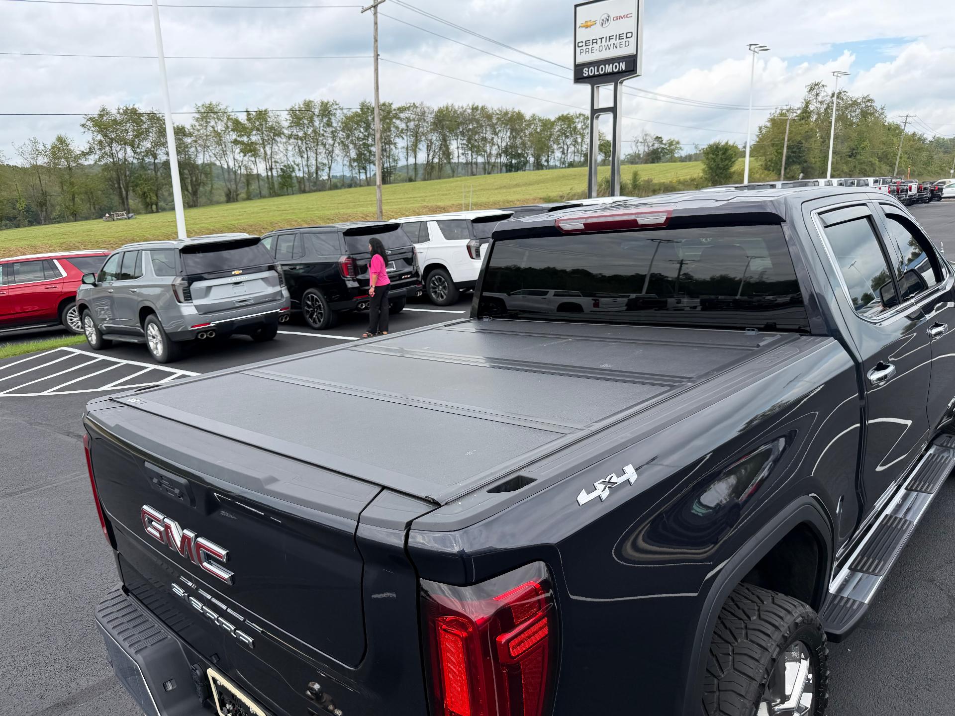 2025 GMC Sierra 1500 SLT - 11