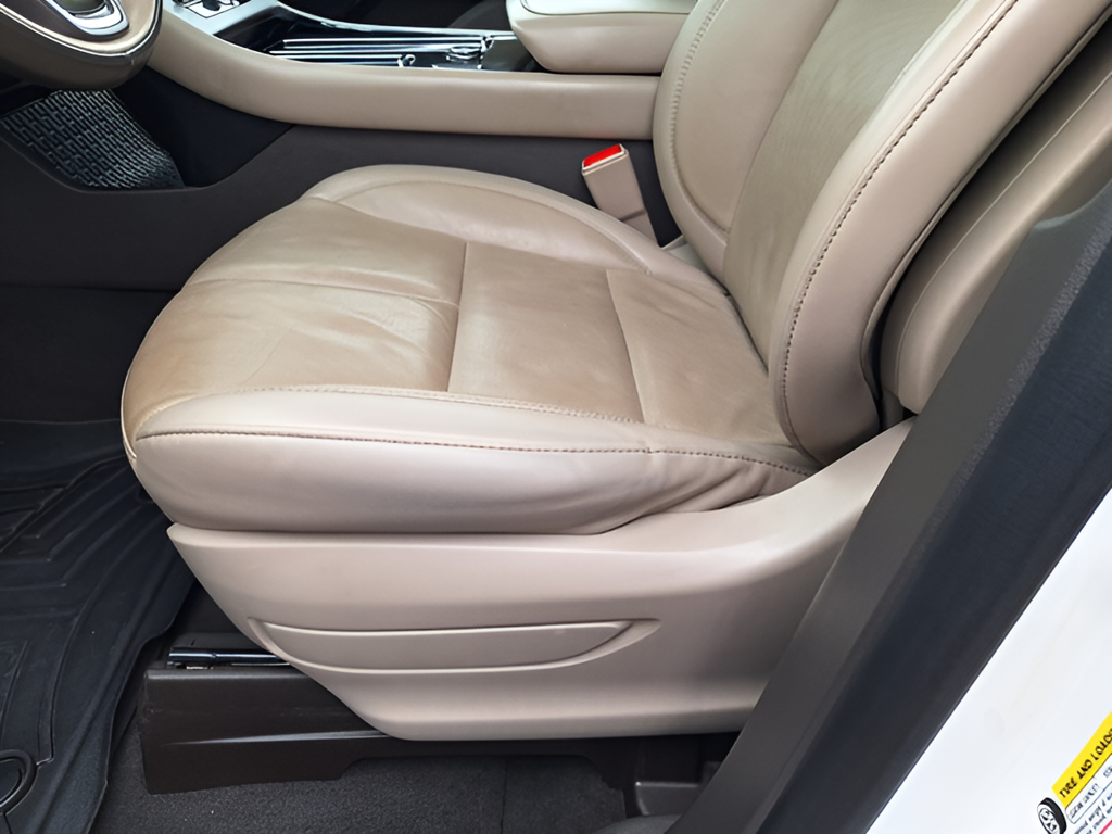 2023 Lincoln Aviator photo 33 of 36