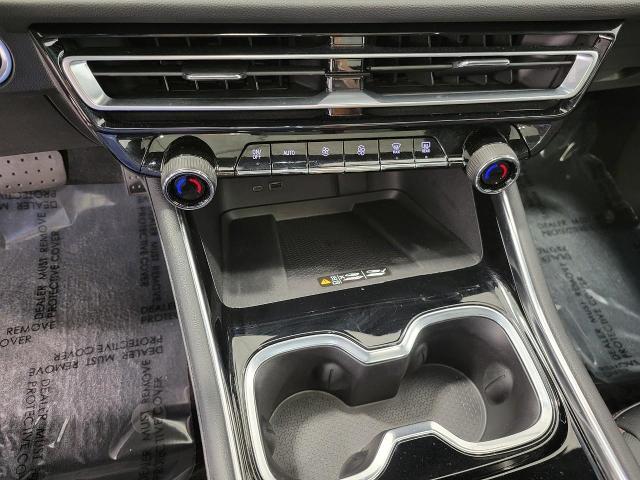 2024 Chevrolet Traverse Vehicle Photo in NEENAH, WI 54956-2243