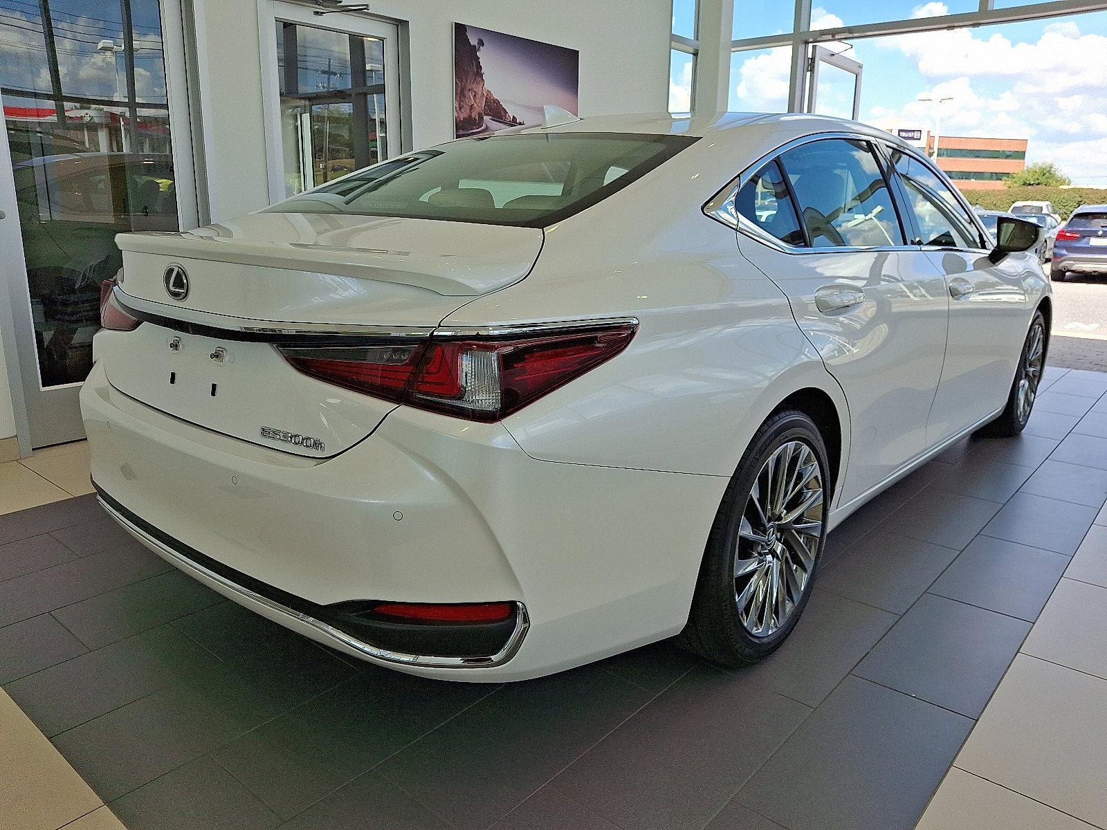 2025 Lexus ES 300h Vehicle Photo in Lancaster, PA 17601