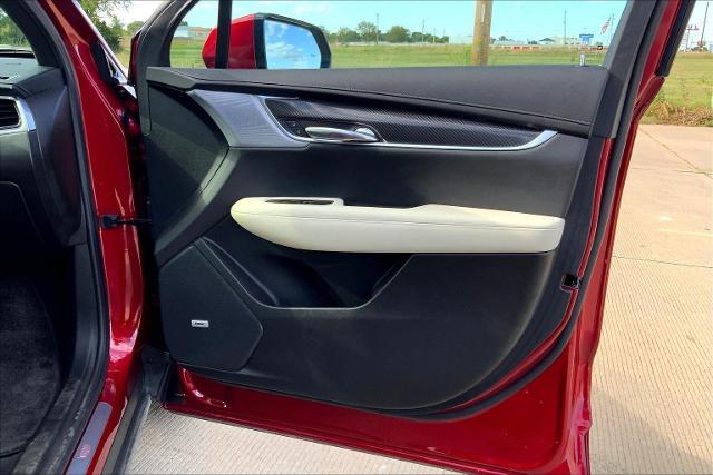 2024 Cadillac XT6 Vehicle Photo in TOPEKA, KS 66609-0000