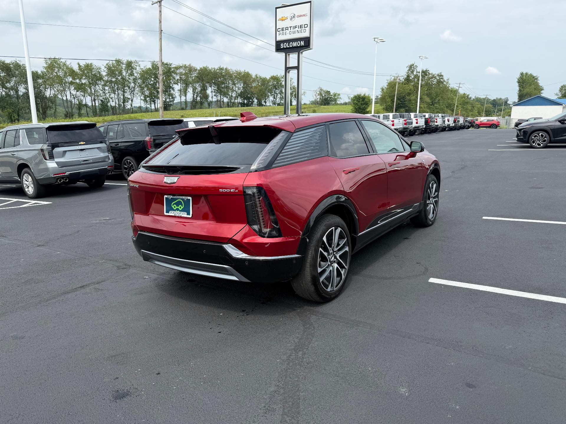 2025 Cadillac OPTIQ Sport 2 - 5