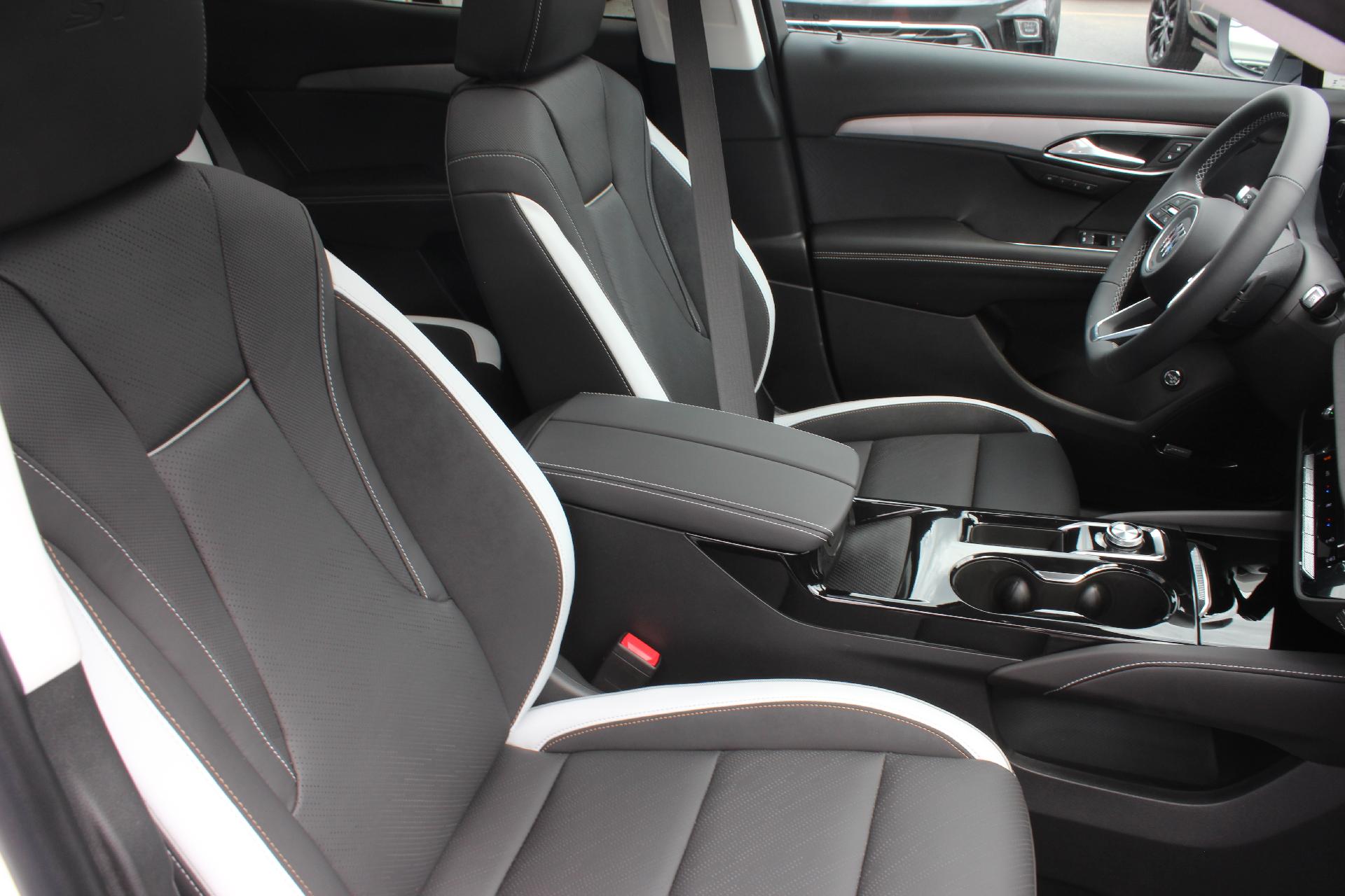 2025 Buick Envision Vehicle Photo in AURORA, CO 80012-4011