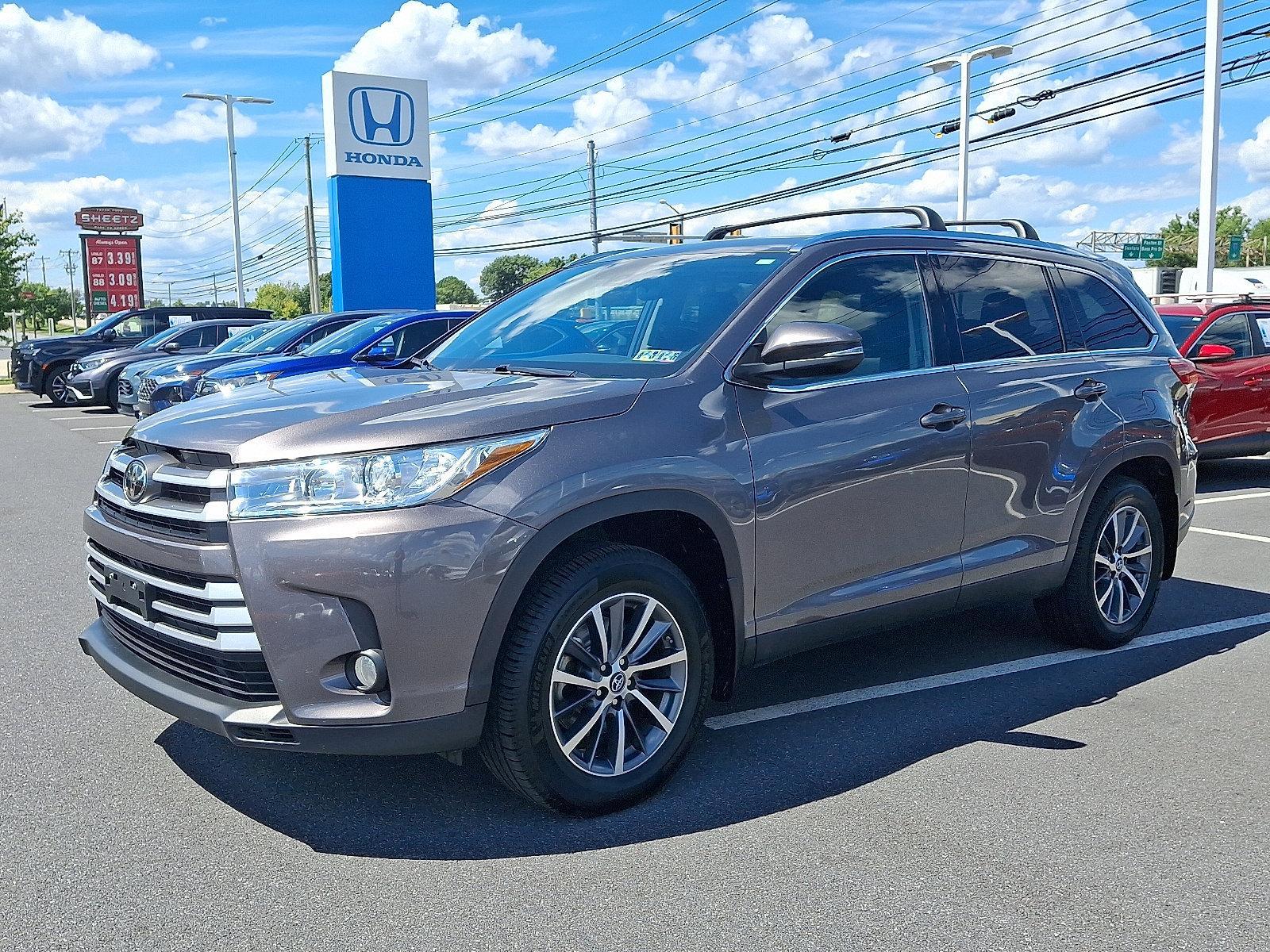 2019 Toyota Highlander Vehicle Photo in Harrisburg, PA 17111