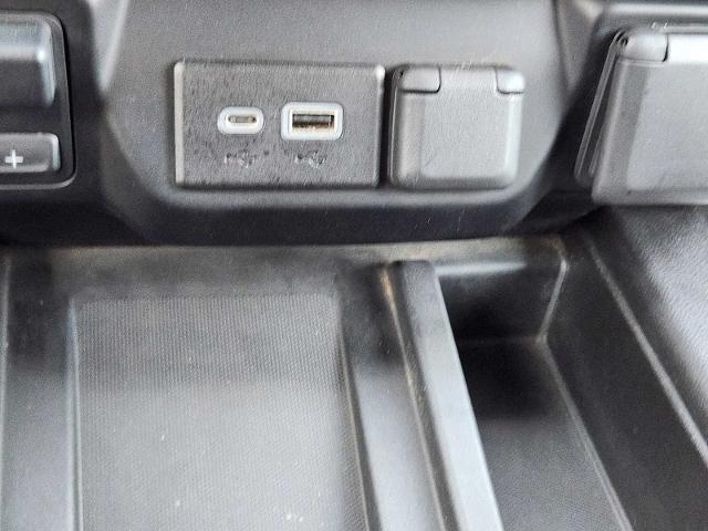2022 GMC Sierra 2500 HD Vehicle Photo in DENTON, TX 76210-9321