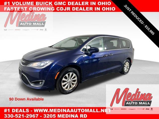 2018 Chrysler Pacifica Vehicle Photo in MEDINA, OH 44256-9631
