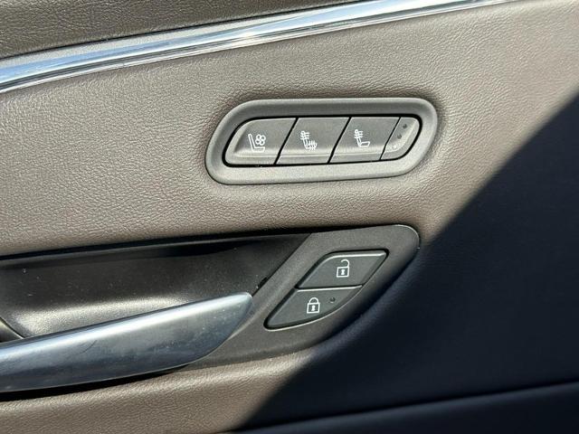 2024 Cadillac Escalade Vehicle Photo in COLUMBIA, MO 65203-3903
