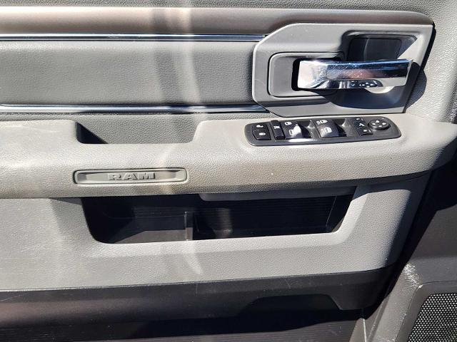 2020 Ram 1500 Classic Vehicle Photo in DENTON, TX 76210-9321