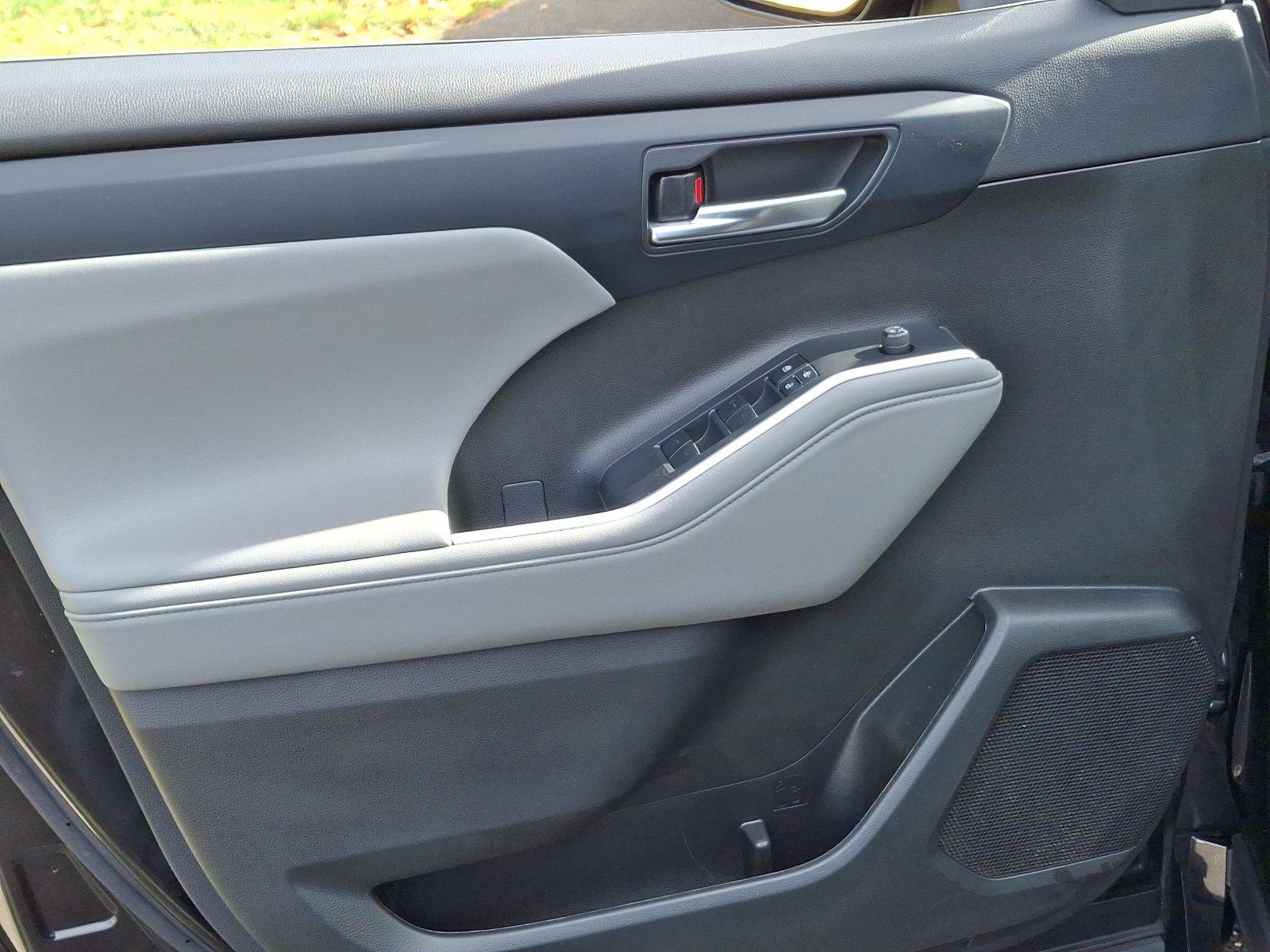 2022 Toyota Highlander Vehicle Photo in Trevose, PA 19053