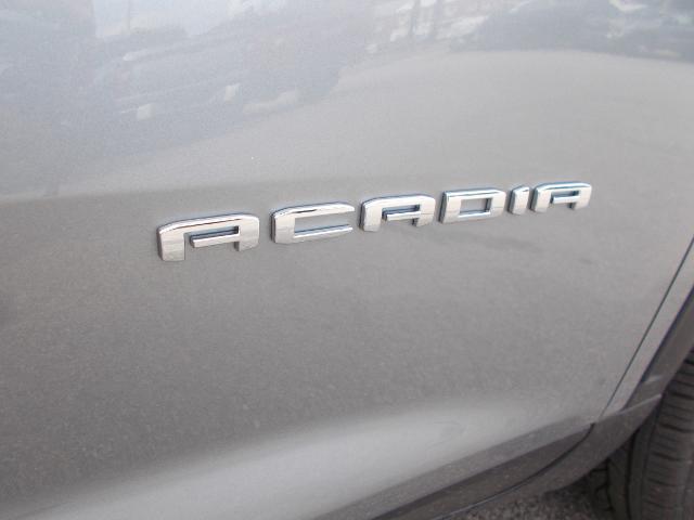 2025 GMC Acadia Vehicle Photo in LOWELL, MA 01852-4336