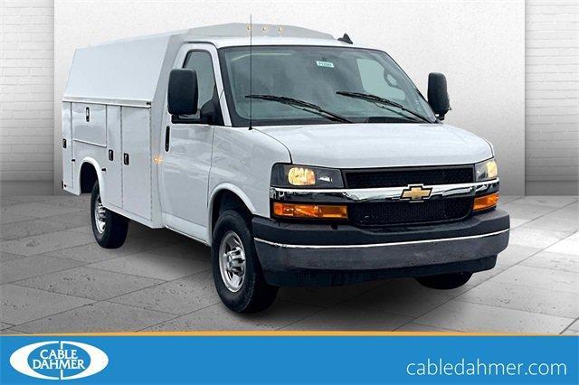 2025 Chevrolet Express Commercial Cutaway Vehicle Photo in TOPEKA, KS 66609-0000