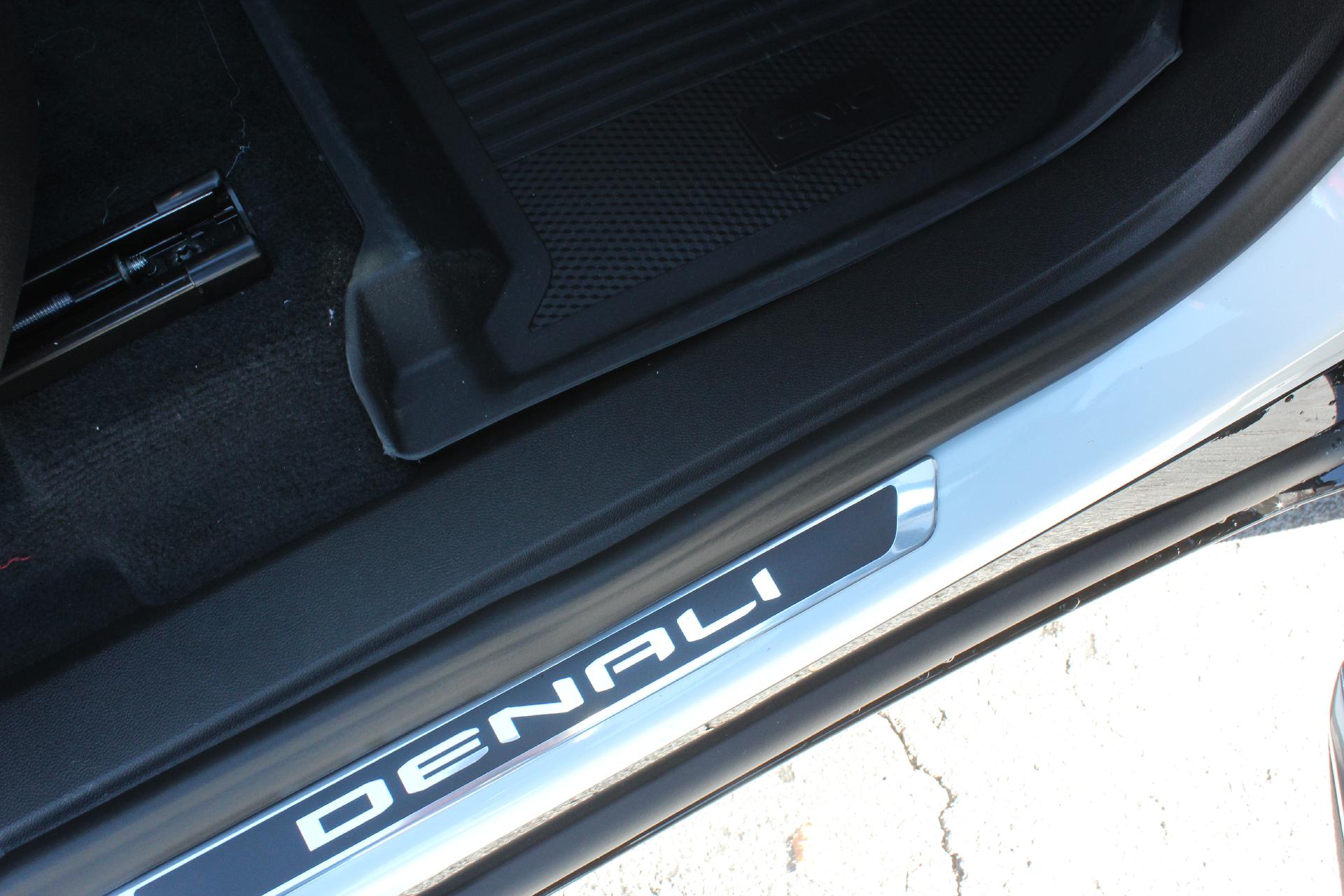 2026 GMC Acadia Vehicle Photo in AURORA, CO 80012-4011