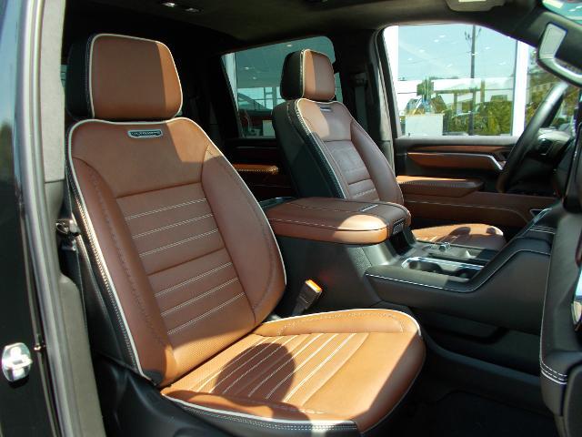 2024 GMC Sierra 3500 HD Vehicle Photo in LOWELL, MA 01852-4336