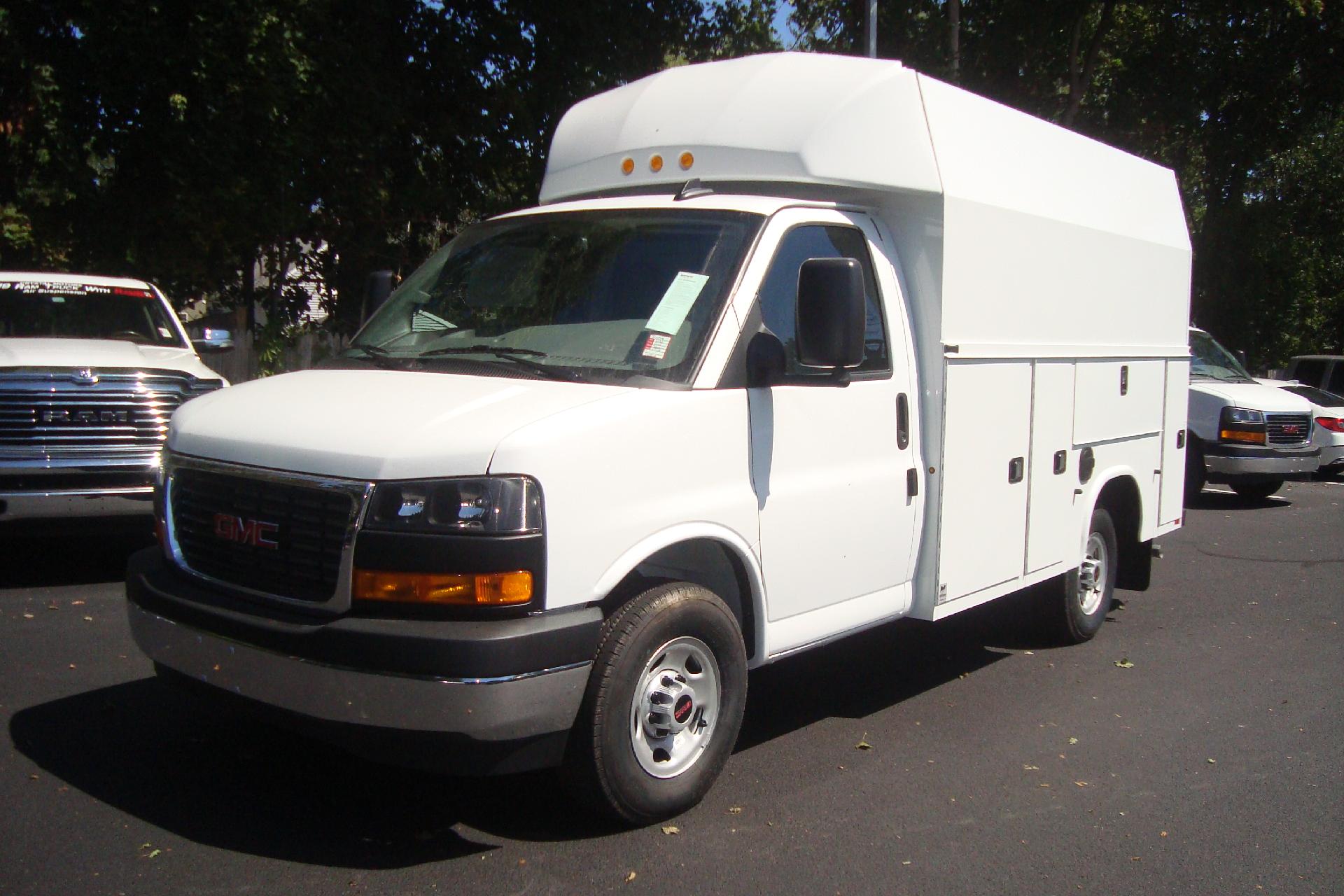 2025 GMC Savana Commercial Cutaway Vehicle Photo in PORTSMOUTH, NH 03801-4196