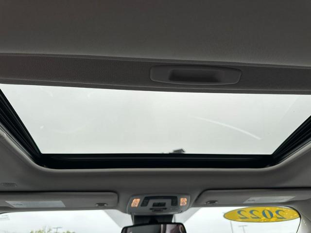 2022 Toyota Sienna Vehicle Photo in COLUMBIA, MO 65203-3903