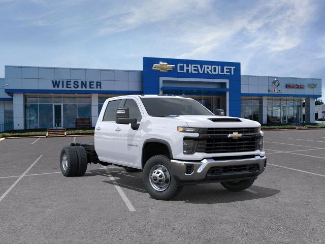 2025 Chevrolet Silverado 3500 HD Chassis Cab Vehicle Photo in HUNTSVILLE, TX 77320-3018
