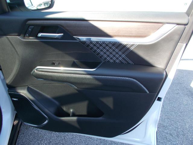 2024 GMC Acadia Vehicle Photo in LOWELL, MA 01852-4336