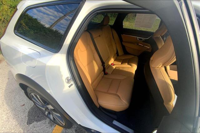 2025 Volvo V90 Cross Country Vehicle Photo in KANSAS CITY, MO 64114-4545