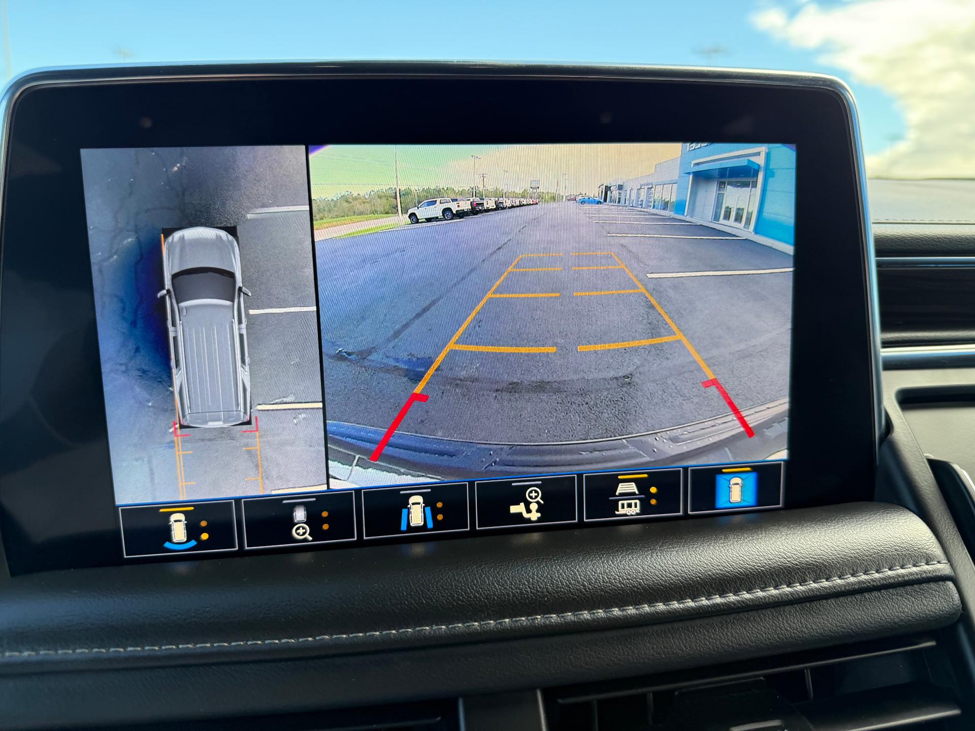 2021 Chevrolet Suburban photo 26 of 27