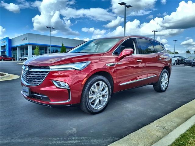 2023 Buick Enclave Vehicle Photo in SANFORD, NC 27332-9629
