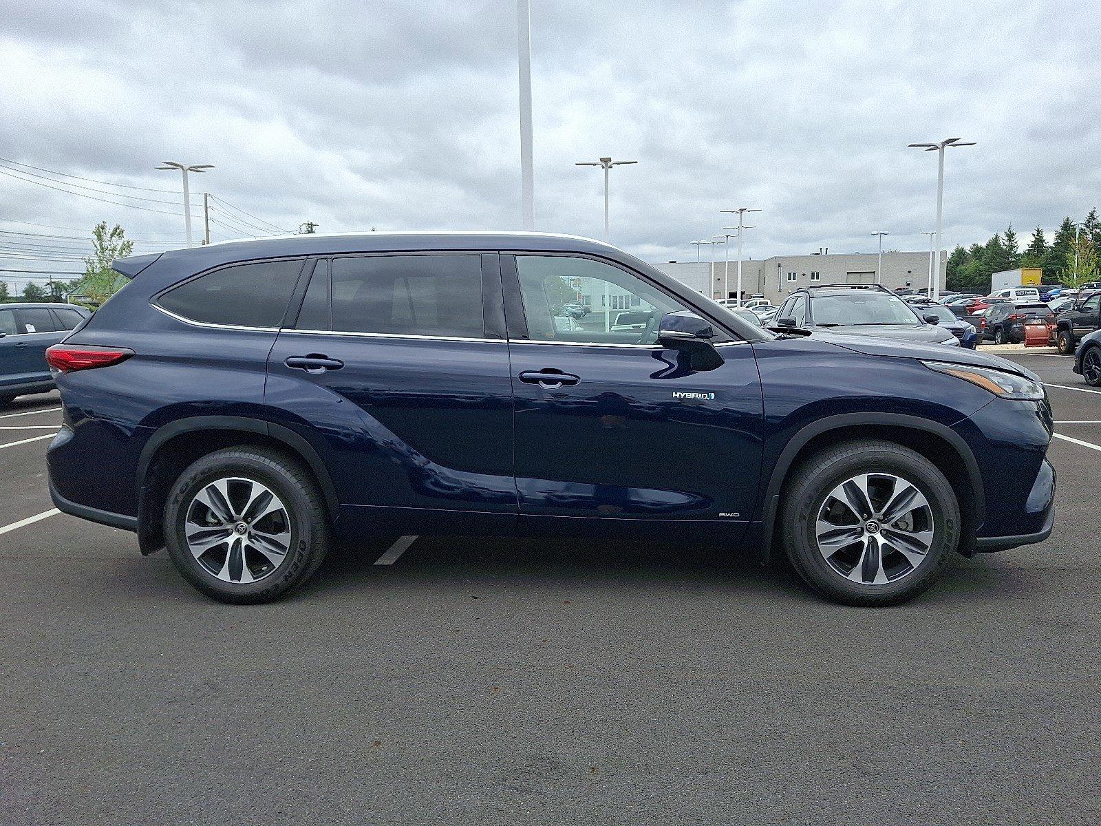 2020 Toyota Highlander Vehicle Photo in Harrisburg, PA 17111