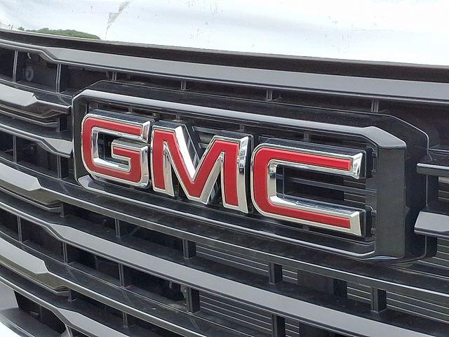 2025 GMC Sierra 3500 HD Chassis Cab Vehicle Photo in DANBURY, CT 06810-5034