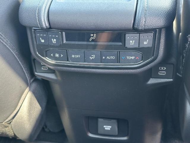 2025 Toyota Grand Highlander Vehicle Photo in COLUMBIA, MO 65203-3903