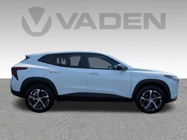 2025 Chevrolet Trax Vehicle Photo in BRUNSWICK, GA 31525-1881