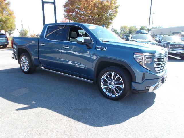 2024 GMC Sierra 1500 Vehicle Photo in LOWELL, MA 01852-4336